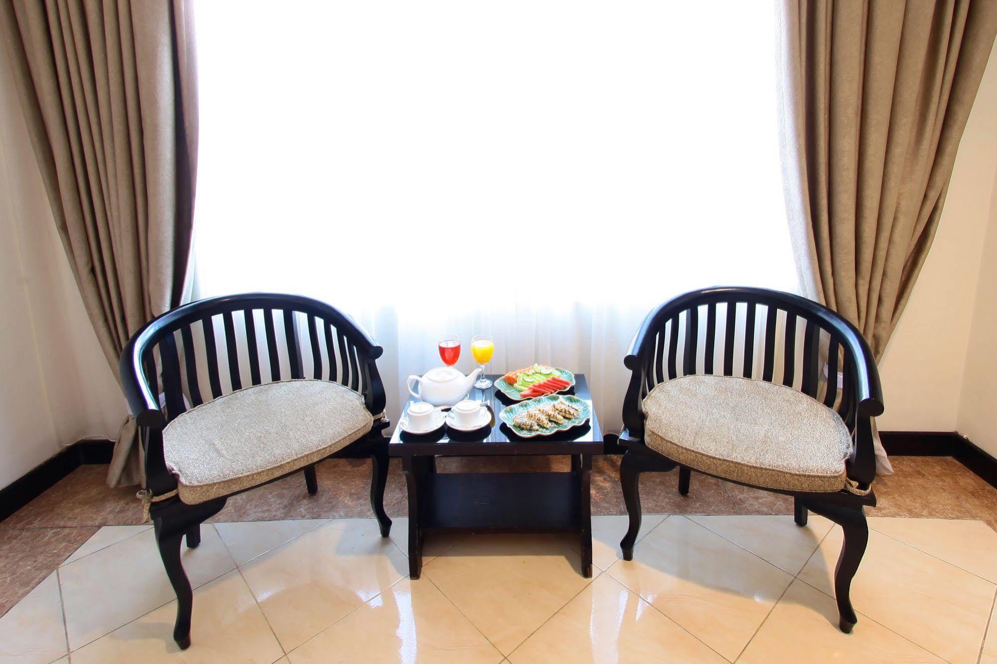 Hotel Sutomo Макасар Екстериор снимка