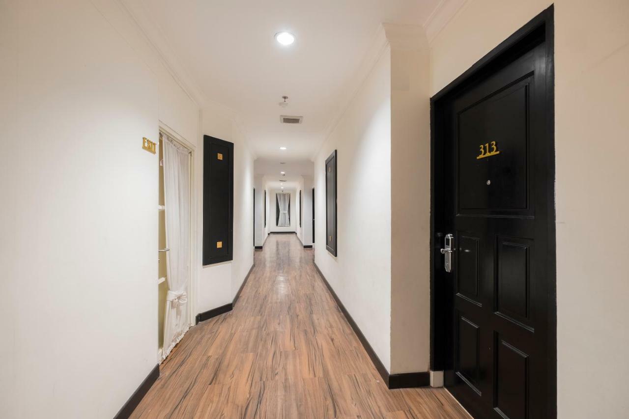 Hotel Sutomo Макасар Екстериор снимка