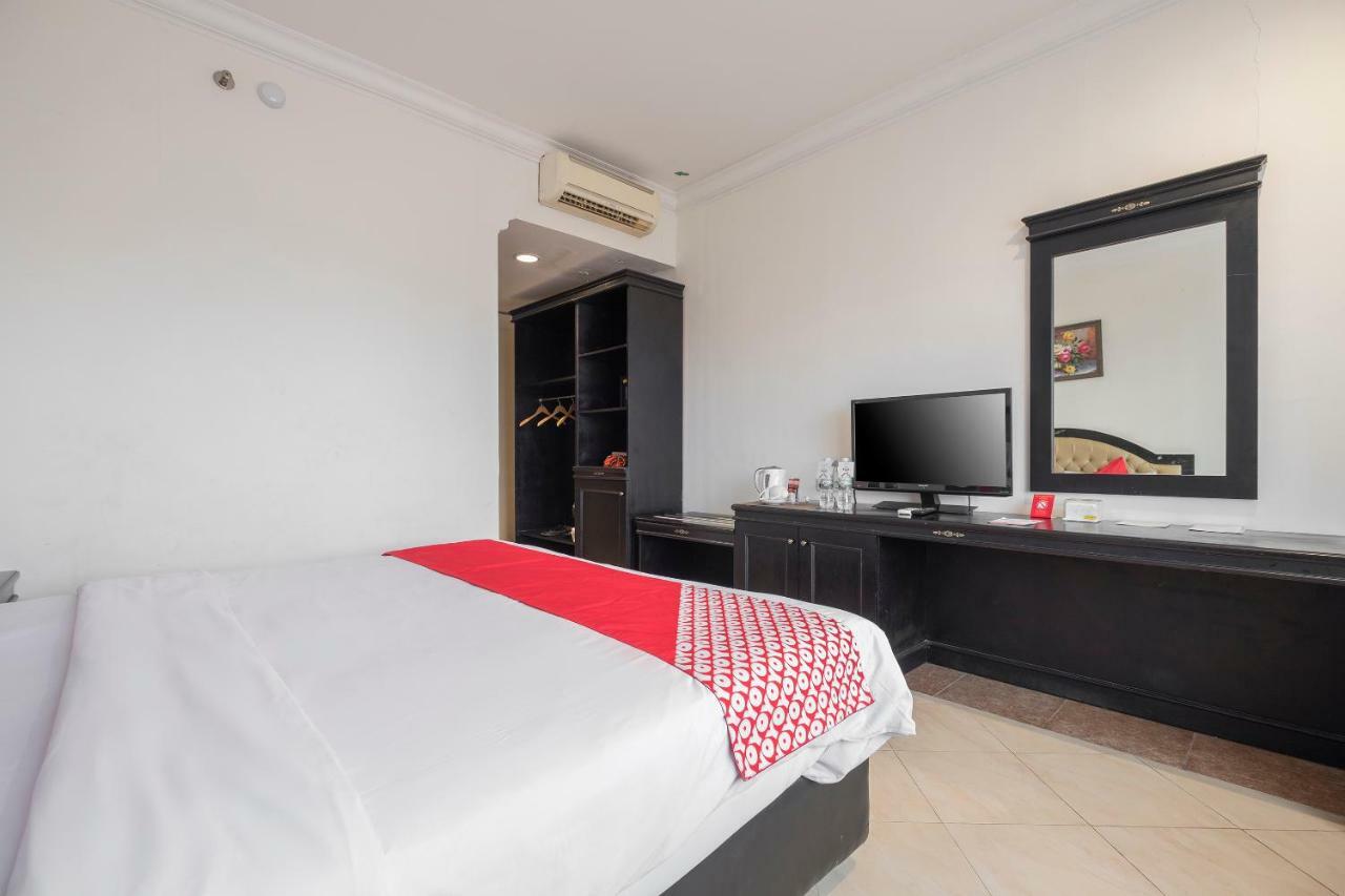 Hotel Sutomo Макасар Екстериор снимка