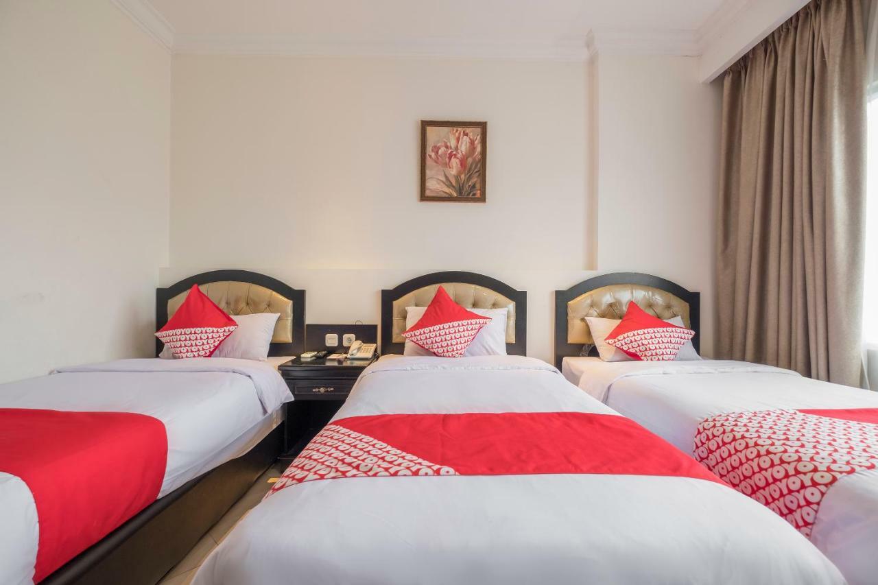 Hotel Sutomo Макасар Екстериор снимка
