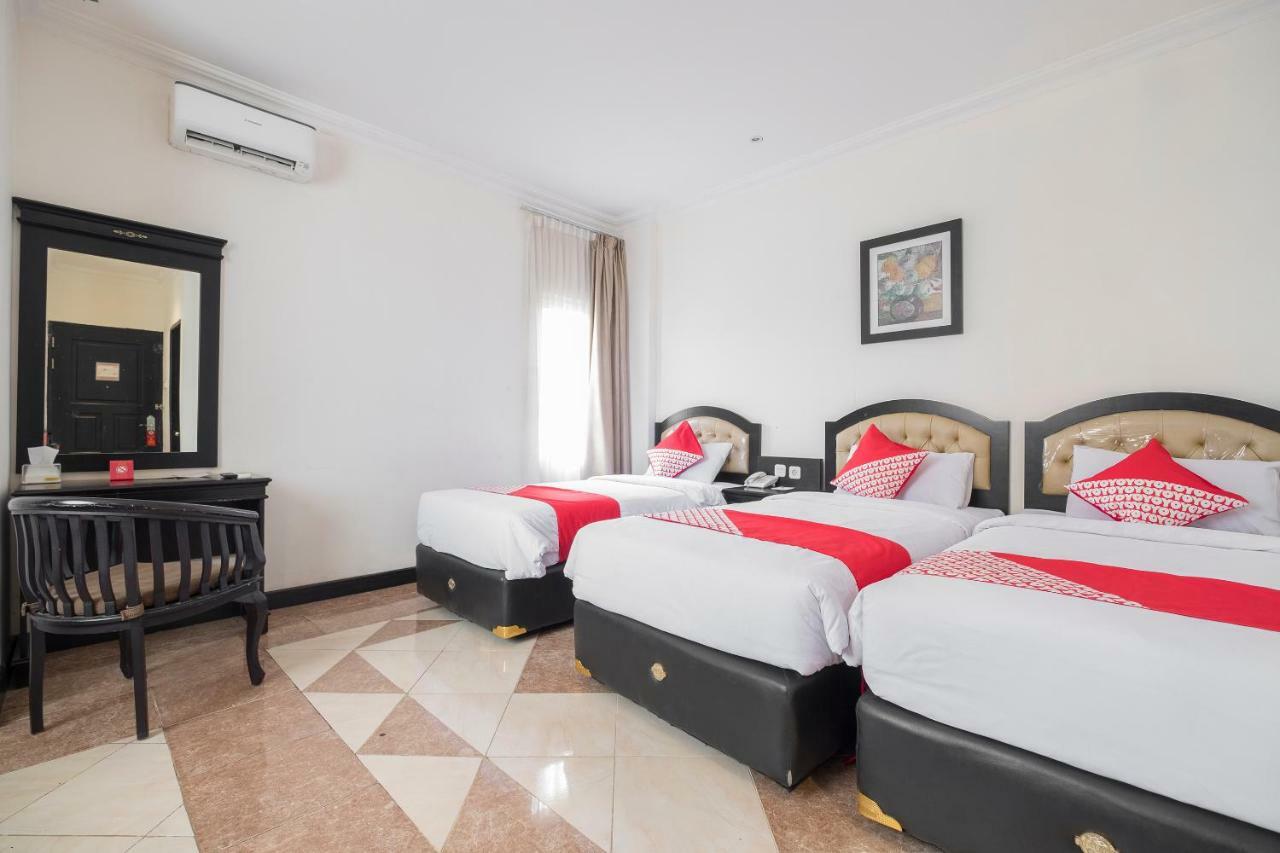 Hotel Sutomo Макасар Екстериор снимка