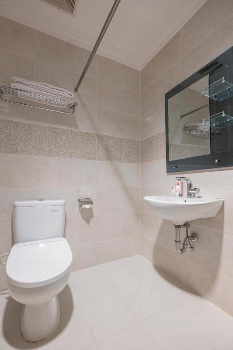 Hotel Sutomo Макасар Екстериор снимка